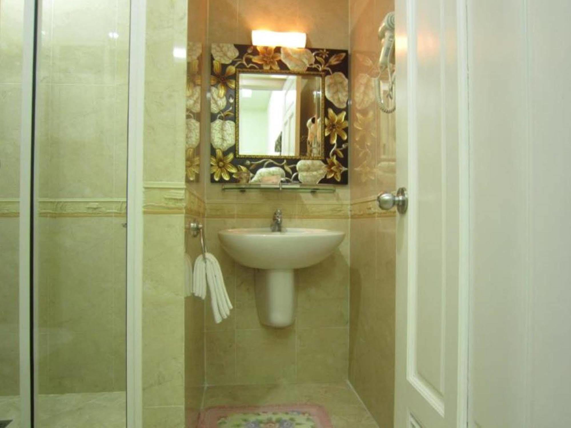 Hoang Thanh Thuy Hotel 1 TP. Hồ Chí Minh Ngoại thất bức ảnh